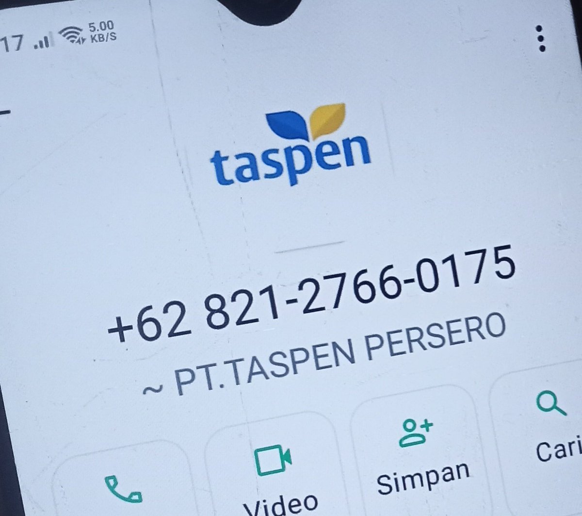 Naaana132's tweet photo. Waspada penipuan mengatasnamakan PT Taspen, katanya ada aplikasi baru, baru dikeluarkan 3 hri yg lalu
Masa iya aplikasi taspen hrs diunduh dari chrome, bkn di playstore tega bener yg nipu, orang tua lho apa ga takut kualat ya
Tp gila sih @taspen data ortu saya bocor lengkap bgt https://t.co/fbZamAAtZB