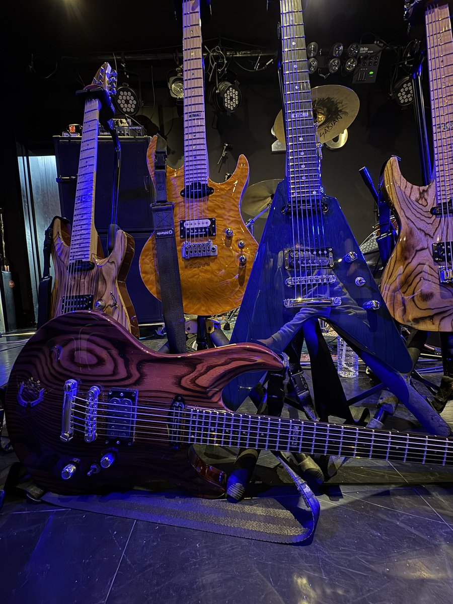 derolian84's tweet photo. #GTRS FRANORENOありがとうございました!
GRANRODEO愛、e-ZUKAリスペストをフルに出しました。
終わっていつもの展示会
1.silence
2.ROSE HIP‐BULLET
3.Once & Forever
4.シャニムニ
5.modern strange cowboy
#ESP
#tamadrum
#combatguitar https://t.co/aQ90UAOgJ4
