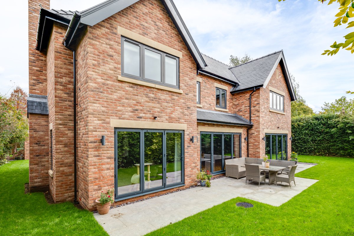How much does it cost to build your own home? Find out using our self-build calculator: cbhomes.co.uk/self-build-hom…
#cbhomes #selfbuild #selfbuildcosts #buildingyourownhome #selfbuildcheshire #cheshire