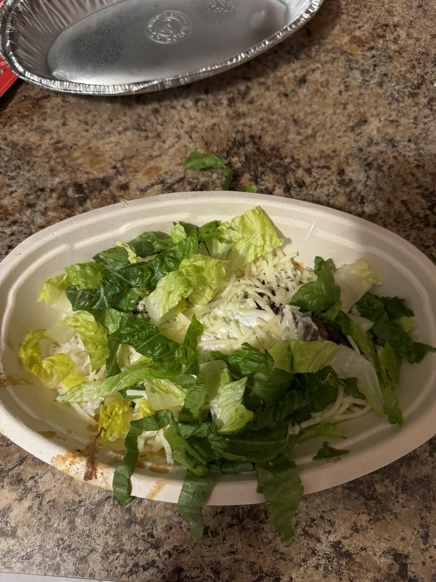 ts1785's tweet photo. @ChipotleTweets I know it’s been a while &amp; there is inflation but is this the new quantity of your burrito bowls when someone orders through @UberEats?? I want to say where’s the rice and beef? Needless to say I threw it out and didn’t touch it. #DoBetter #chipolte #burritobowl https://t.co/tpwzwNTwIH