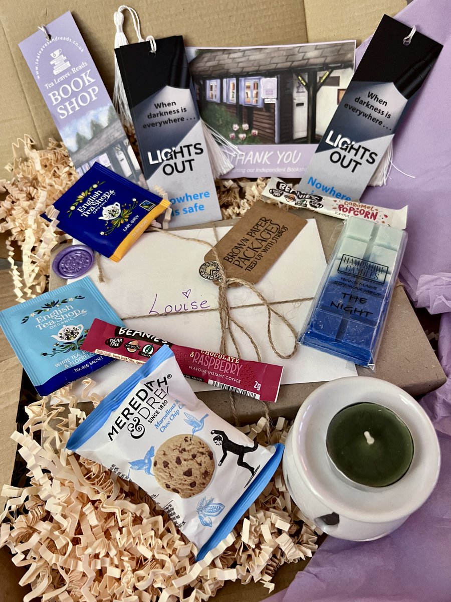 LouiseWriter's tweet image. Look at my gorgeous #bookbox from @TeaLeaves_Reads! Mine had #BeautifulUgly by @alicewriterland inside.

But if you want #LightsOut in yours with #TheNight scented wax, order here: tealeavesandreads.co.uk/product/march-… 

I'm their March #BookOfTheMonth and doing zoom event, so check them out!