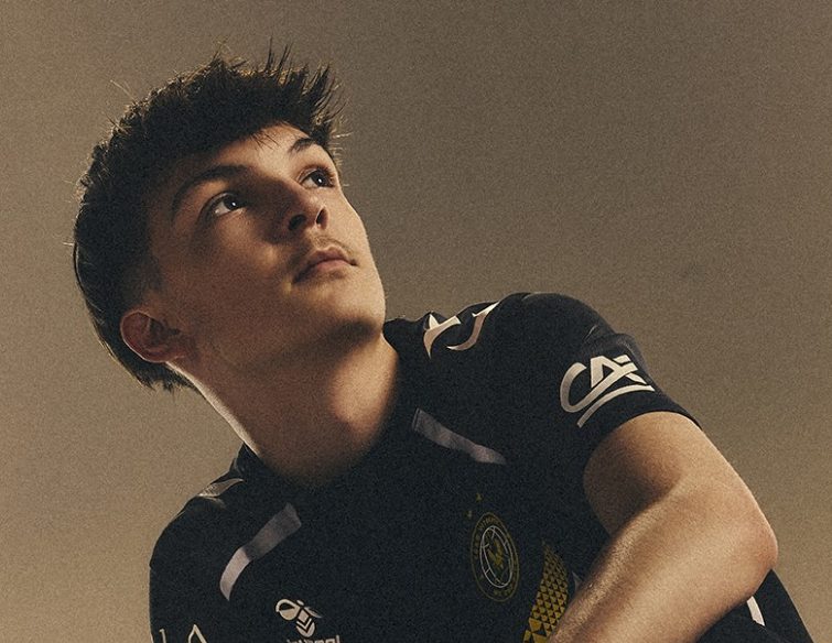 Forbes France (@forbes_fr) on Twitter photo 🎮 Interview avec <a href="/zenrll/">vitality zen</a>, jeune prodige de l’esport et champion du monde sur Rocket League 🚀
👉 forbes.fr/sport-business… 🎮 Interview avec <a href="/zenrll/">vitality zen</a>, jeune prodige de l’esport et champion du monde sur Rocket League 🚀
👉 forbes.fr/sport-business…