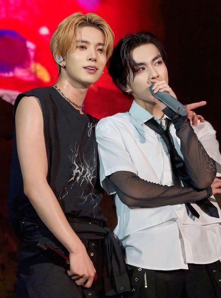 heewon hugs throughout the years
𓂃۶ৎ a thread