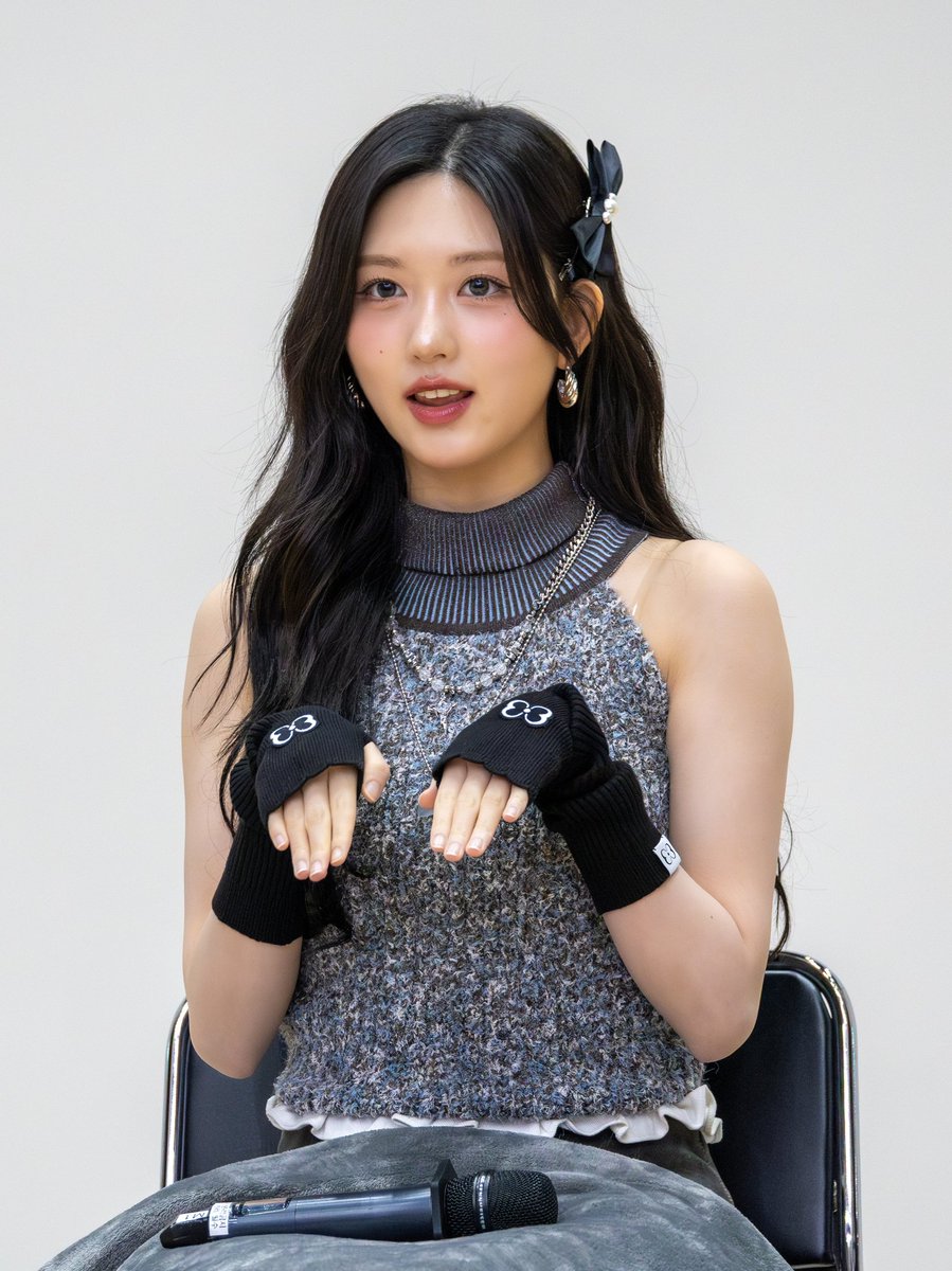 divein_ive's tweet image. 250215 미니팬미팅 폴제비
#아이브 #IVE #가을 #GAEUL