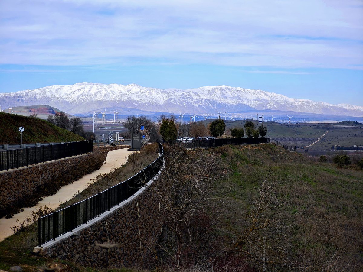 IsraelinRomania's tweet photo. #Israelul este minunat și iarna 🇮🇱😍❄️
#ShavuaTov
📷 Yuval Chalbani/TPS https://t.co/hYzQEO9sCU