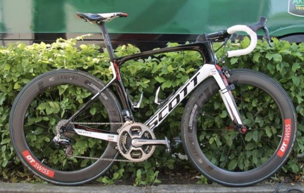 Scott Foil Aero de Sylvain Chavanel en 2015 🫡

La bici tiene 10 años pero luce igual de espectacular 🤤

🔥🔥🔥🔥🔥🔥🔥🔥🔥🔥🔥🔥🔥