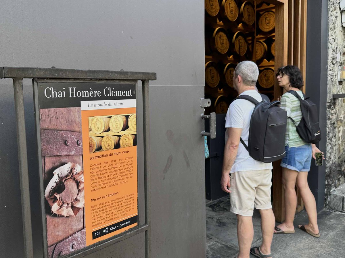 La 🇫🇷 accueille toujours plus d’œnotouristes, au nombre de 12 millions en 2023, dont 45% d’étrangers, avec tête les 🇬🇧, les 🇧🇪 et les 🇺🇸. Un succès qui s’explique par la structuration de l'offre, sa diversité et ses innovations.
➡️urls.fr/LT3USP
#vigne, #vin