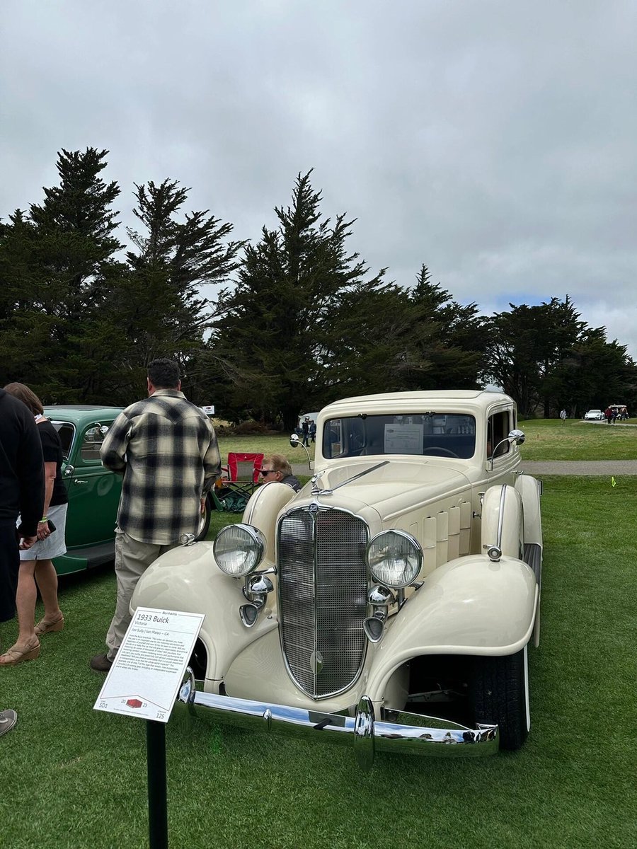 ptwmj12197963's tweet image. 🚗✨ Stepping into a classic car show feels like traveling through a time tunnel—every car tells a story of timeless elegance. Vintage bodies, gleaming chrome, and the deep roar of engines—this is more than just a car show; it's a celebration of passion and nostalgia! 🔥🏁