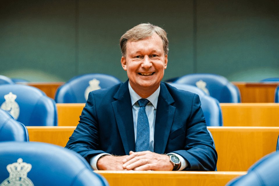 Morgen, D.V. Dinsdag 18 februari is er van 12.30-13.15 een bijeenkomst. Spreker is <a href="/djhvandijk/">Diederik van Dijk</a> (Kamerlid <a href="/SGPnieuws/">SGP</a>). Thema: ‘Wijs met een onbegrepen God’ n.a.v. Prediker 3 vers 9-15. Ds. Weegink leidt de dienst. Locatie: Waalse Kerk te Den Haag. Welkom allen!