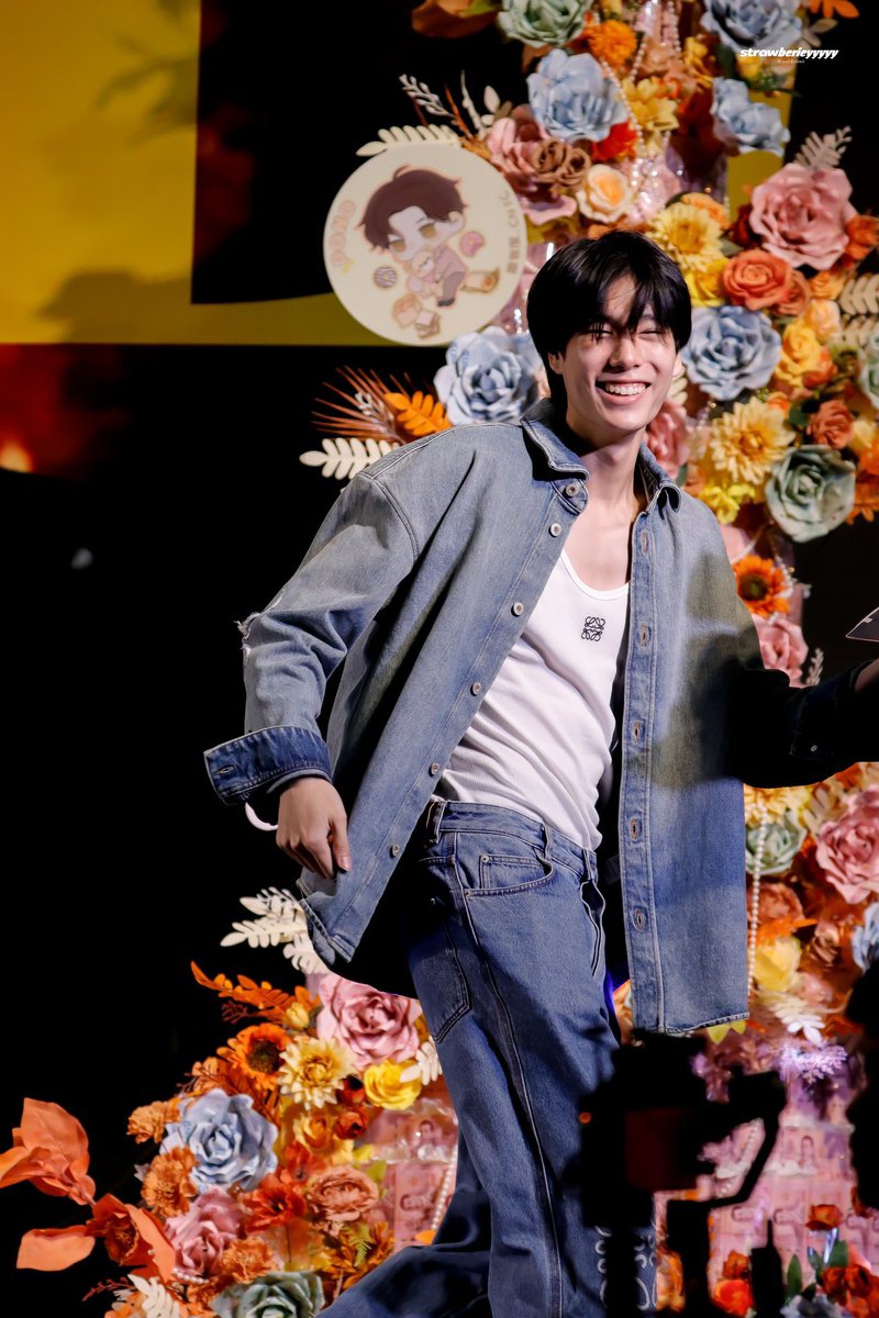 สีหน้าของคนที่โดนพาร์ทเนอร์บอกรักแบบไม่รู้ตัว เกือบล้มละ ทั้งเขินทั้งตกใจ 5555555555