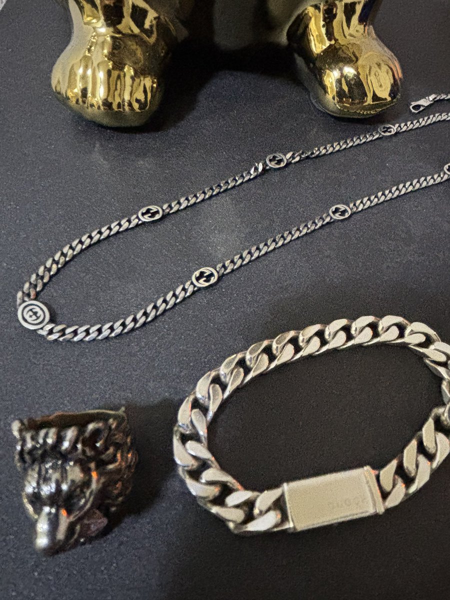 9whdiuhd7s23411's tweet image. ミケーレ時代のGUCCIが好き
＃GUCCI ＃ミケーレ