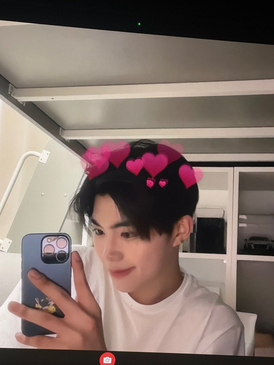 너무 좋아하는 느낌 셀카 . . 🥺