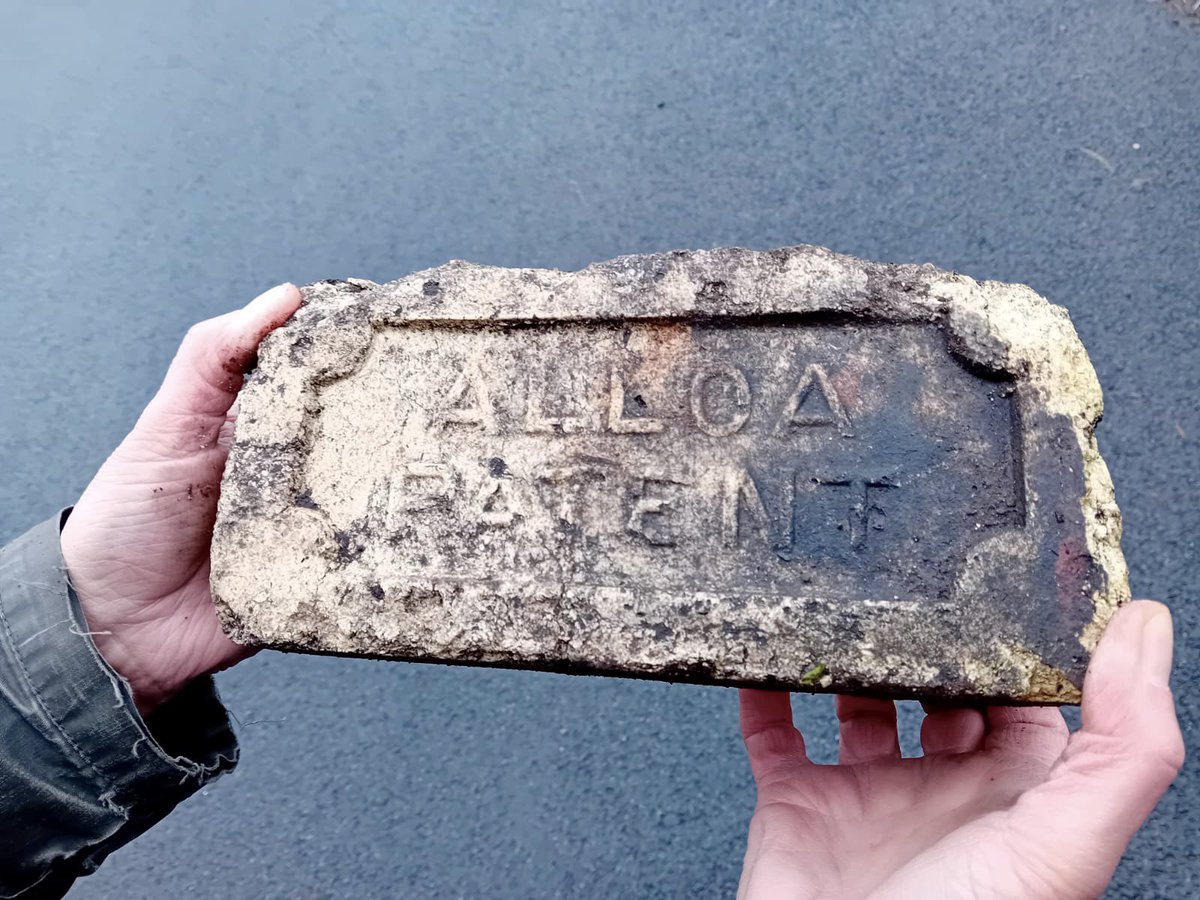 coal_legacies's tweet image. Starting the week with a nice #Alloa #brick pressie (thanks Nigel) #industrialheritage