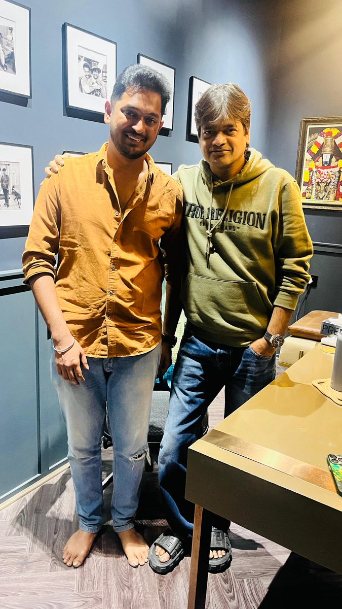 Rvs Nikhil (@rvs_nikhil25) on Twitter photo Thank you so much to THE MASS DIRECTOR <a href="/harish2you/">Harish Shankar .S</a> garu! First nunchi meeru naaku ichina support valla ne Rvs Nikhil ane abbai Director ayyadu! 
Forever grateful and indebted to you Sir! Fortunate to meet you!
#harishshankar
#BrahmaAnandam Thank you so much to THE MASS DIRECTOR <a href="/harish2you/">Harish Shankar .S</a> garu! First nunchi meeru naaku ichina support valla ne Rvs Nikhil ane abbai Director ayyadu! 
Forever grateful and indebted to you Sir! Fortunate to meet you!
#harishshankar
#BrahmaAnandam