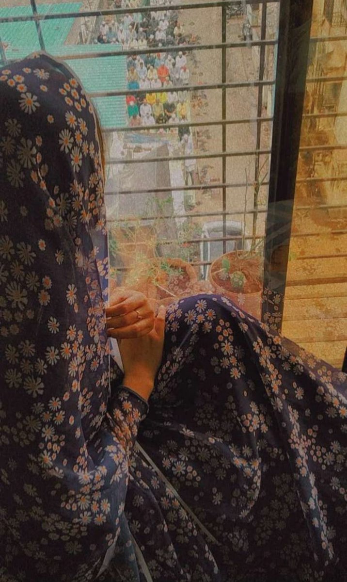 AarShi__Khan___'s tweet photo. Aksar wahi baat humein rulati h
Jinke jawab mai hum kehte h koi baat nahi ...🥺🖤🖤 https://t.co/5uw5f93aX1