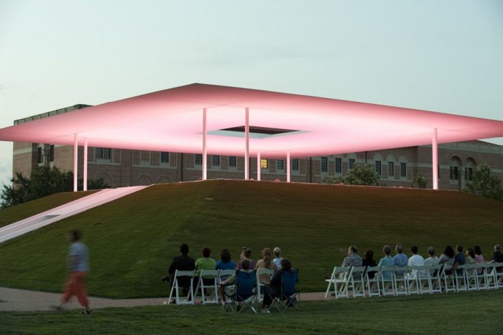 4AAAAart's tweet image. Twilight Epiphany Skyspace by James Turrell 

Source: Pinterest