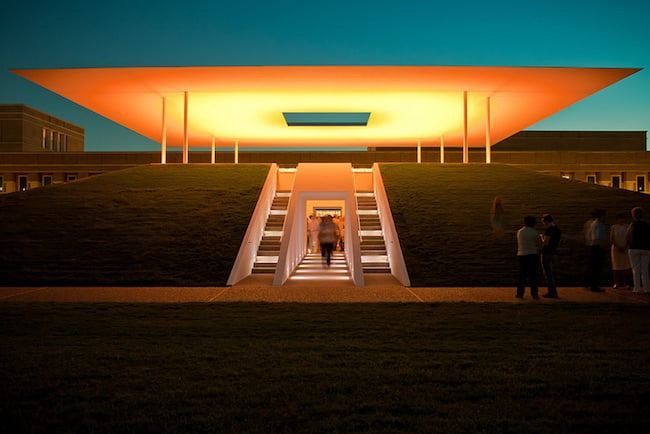 4AAAAart's tweet image. Twilight Epiphany Skyspace by James Turrell 

Source: Pinterest