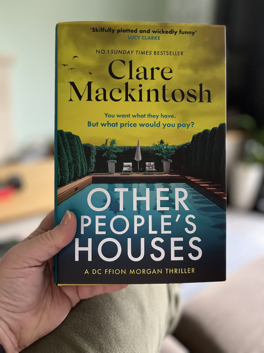 Jen travels.along.my.bookshelf (@travels_along) on Twitter photo Itโs #MurderousMonday and today Iโm reviewing #OtherPeoplesHouses by <a href="/claremackint0sh/">Clare Mackintosh</a> <a href="/BooksSphere/">Sphere Books</a> with the <a href="/Squadpod3/">The SquadPod Collective</a>
Itโs simply superb!
Full review on insta โฌ๏ธโฌ๏ธโฌ๏ธ
instagram.com/p/DGKi4-ng5S5/โฆ Itโs #MurderousMonday and today Iโm reviewing #OtherPeoplesHouses by <a href="/claremackint0sh/">Clare Mackintosh</a> <a href="/BooksSphere/">Sphere Books</a> with the <a href="/Squadpod3/">The SquadPod Collective</a>
Itโs simply superb!
Full review on insta โฌ๏ธโฌ๏ธโฌ๏ธ
instagram.com/p/DGKi4-ng5S5/โฆ