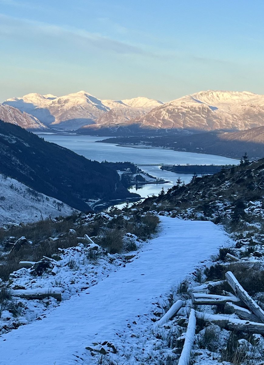 Ardgour Hills n The a Ballachulish Bridge n Loch Leven from Meall Mor in Glencoe❄️🧡x <a href="/ScotsMagazine/">ScotsMagazine</a> <a href="/TisoOnline/">Tiso</a> <a href="/walkhighlands/">walkhighlands</a> <a href="/VisitScotland/">VisitScotland</a> <a href="/harveymaps/">HARVEY Maps</a> <a href="/OrdnanceSurvey/">Ordnance Survey</a> <a href="/TGOMagazine/">The Great Outdoors</a> #leavenotrace #takithame x
