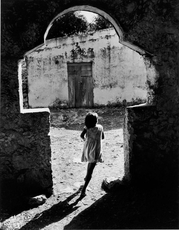 Joshuacagose's tweet photo. 📸 Héctor García Cobo (1963) https://t.co/SRZ0xBiwGa