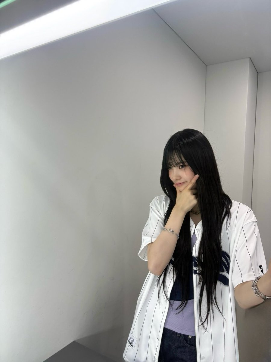 izna_offcl's tweet image. [izME📮]

🤍KOKO🖤

#izna #이즈나
#KOKO #코코