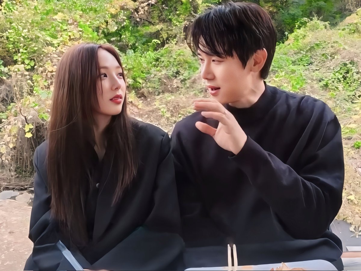 I love the way they looking each other 🥰😍😘