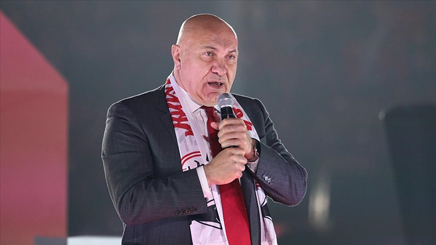 buzzspor's tweet photo. Samsunspor Başkanı Yüksel Yıldırım: ''Türkiye'nin 5. büyük kulübü olmaya net bir aday olduk.'' https://t.co/EvjPhA1Yw2