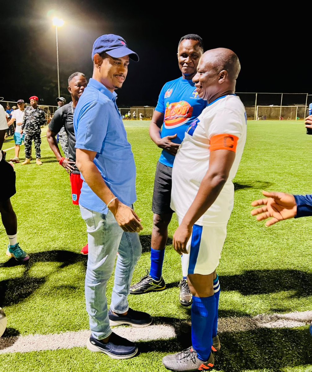 WShakurr's tweet photo. Truth be told. The only politician who has been engaging outside the loyal APC supporters base is @HonChernor. If by all indications we need to win the 2028 election then we need someone whose popularity cuts across the aisles. We say #CoCo28 #DPooManPadi #LetsFixBackSalone https://t.co/5gM0rv3cvU
