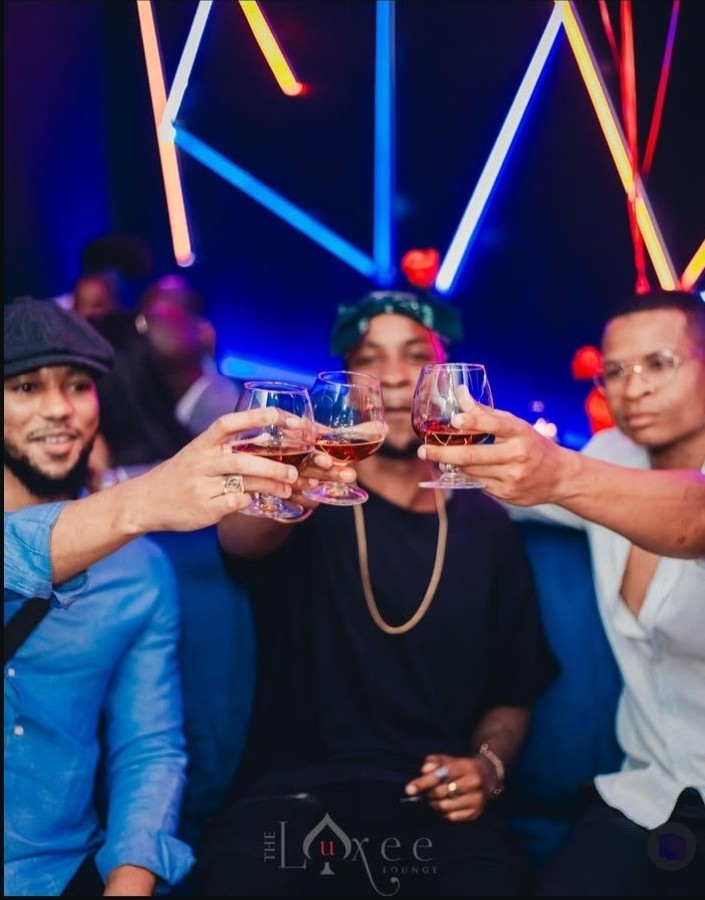 Man Crush Monday × Bandana Boys🔥 

Here’s to a week of wins, big moves and making every moment count! 

Cheers to brotherhood.🥃 

#MCM #MondayMotivation #CheersToTheWeek