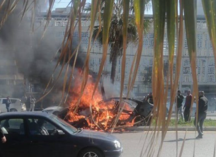 philabouzeid's tweet image. #live #Saida : a car has been targeted .
