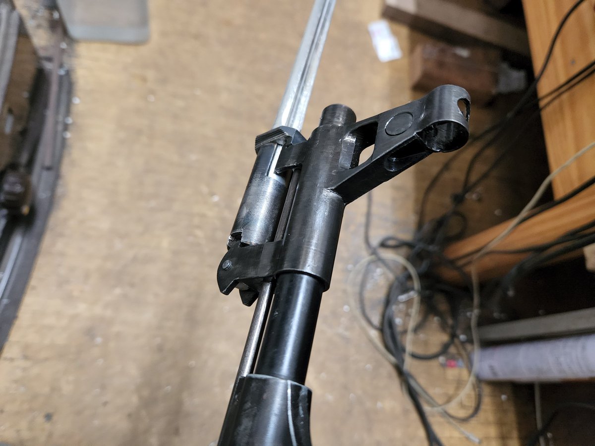 56式自動歩槍風のフロントサイト周りとアルミ銃剣 なんと次世代ak47が