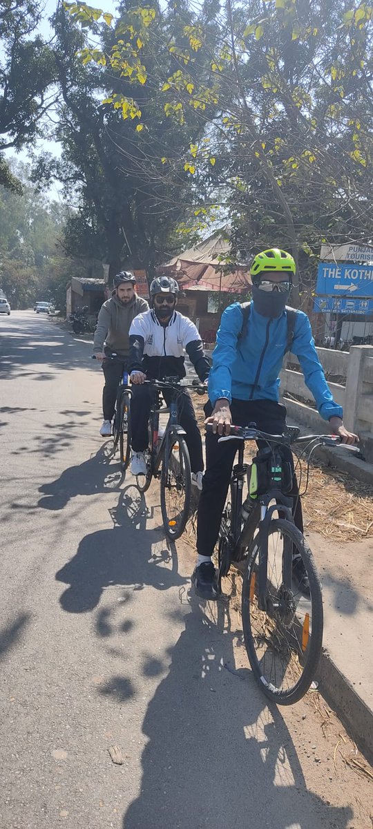 mkaindia's tweet photo. Spreading Love, Faith &amp; Patriotism! 

Shoba Tarbiyat &amp; Tabligh embarks on a 67km cycle ride to #Gurdaspur Jamat, strengthening bonds, sharing the message of Islam Ahmadiyyat &amp; paying tribute to #Pulwama martyrs 

#Punjab https://t.co/NOQT2DxWUK