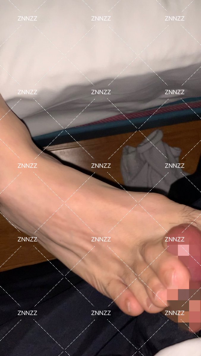 🆙顶185熟睡白袜体育生直男44码🦶，图文版，下次试试让敬业在直男脚上涂抹吸收😛
会员群更新<a href="/niganxiangxiang/">ZNNNNNZ</a> 置顶🔝了解😉