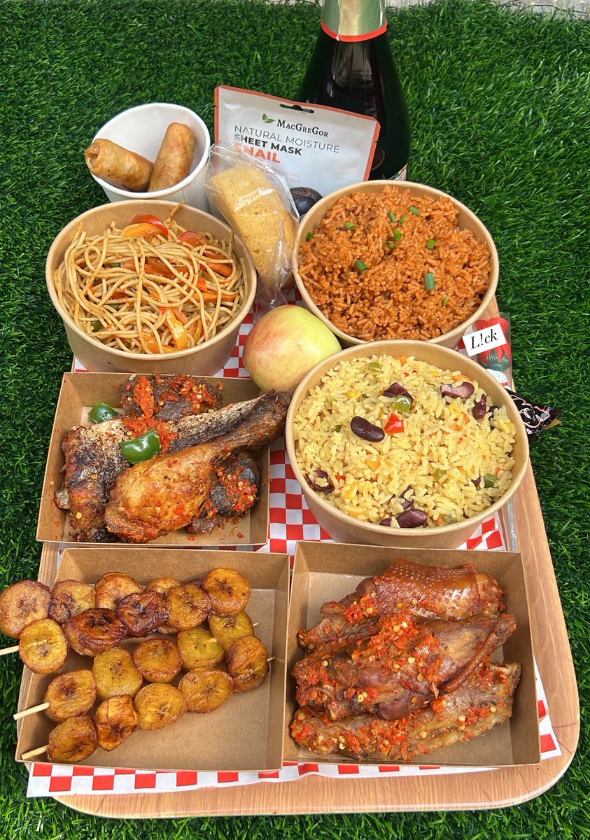 alli_ya7's tweet image. Food tray for a queen 🥰
