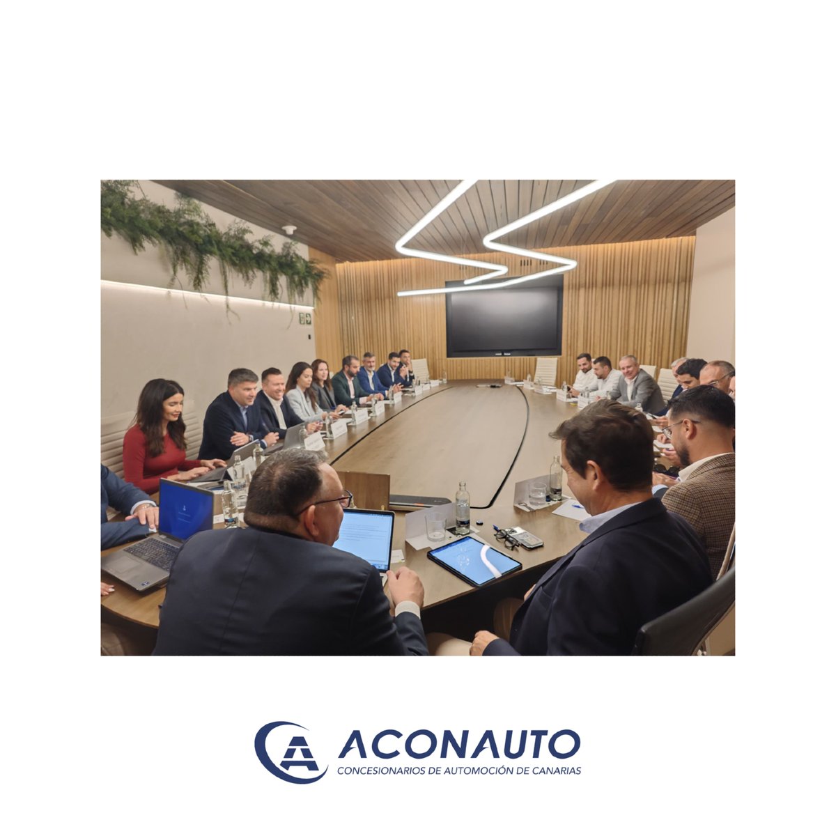 <a href="/infecar/">Infecar Feria de Gran Canaria</a> Tras la celebración de la jornada y definir la hoja de ruta de trabajo para este 2025, pudimos conocer las previsiones del mercado de la mano de José Manuel López, de <a href="/MSI_oficial/">MSIberia</a>, y el «ADN de la postventa» en España y en Europa con José Luis Gata, de Solera.