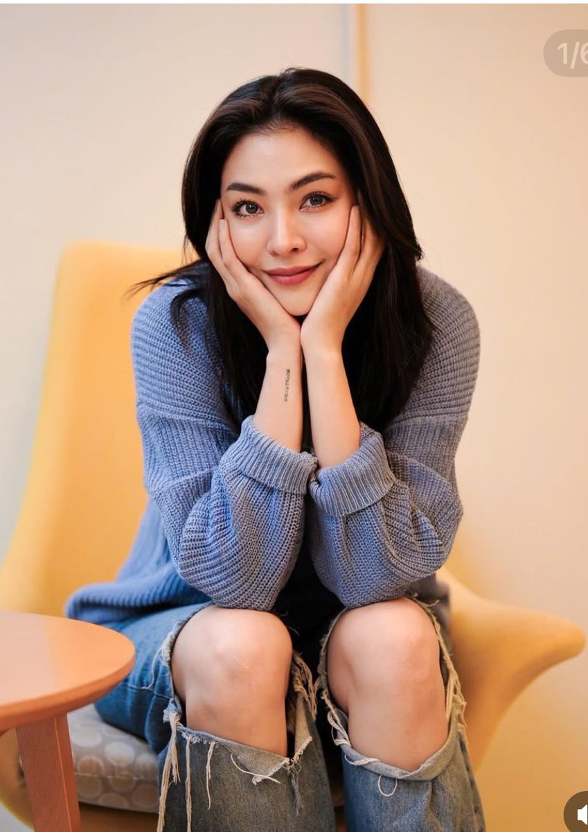 ไม่เป็นไรนะน้องเรา มีคนรอรับน้องเยอะมากๆ หนึ่งในนั้นมีพี่ด้วยค่ะ ต่อไปนี้ขอให้น้องฝ้ายได้รับแต่สิ่งที่ดี รายล้อมไปด้วยคนที่รัก งานประสบความสำเร็จทุกๆอย่าง ส่งกำลังใจช่วยนะน้อง🤍🤍😇 หวังว่าเราคงได้ร่วมงานกันบ้างนะคะ☺️
!!ว่าแต่ร้านใหม่เปิดเมื่อไหร่จะพาแกงค์ไปอุดหนุน<a href="/malisorn00/">Faye Malisorn</a>