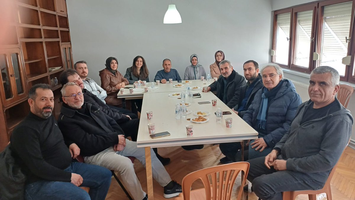 Mavi_der's tweet photo. Mavider toplantımızı gerçekleştirdik, güzel ve verimli bir toplantı oldu alınan kararlar anlamında da. 
Toplantıya katılan arkadaşlara teşekkür ediyoruz, katılamayan arkadaşlarla da bir dahaki toplantıda görüşmeyi umut ediyoruz... https://t.co/FJJjL2uvlu