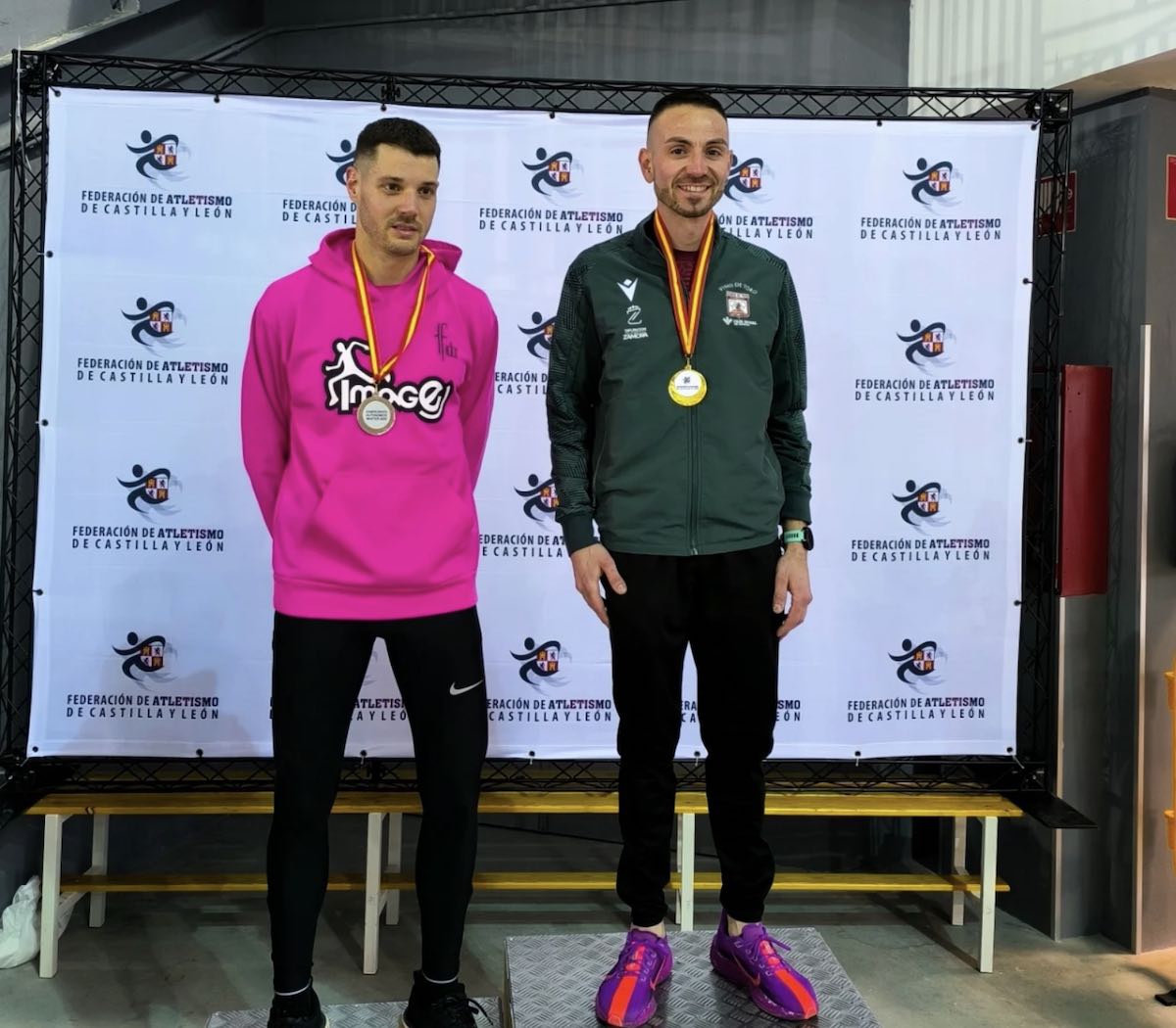deportesavila's tweet photo. 🏃‍♂️ #Atletismo 
🥇 El arevalense Hugo Tardón se proclama campeón autonómico máster en los 3.000 metros
https://t.co/UqtSxFcixi https://t.co/7831fX3RhC