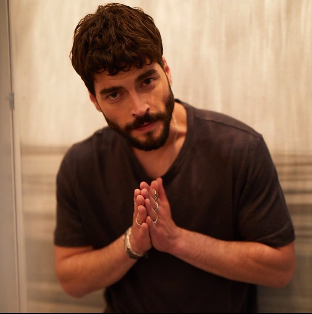 #AkınAkınözü ve #DevrimÖzkan’ın başrollerini paylaşacağı #Halef dizisi Show Tv’de ekrana gelecek.