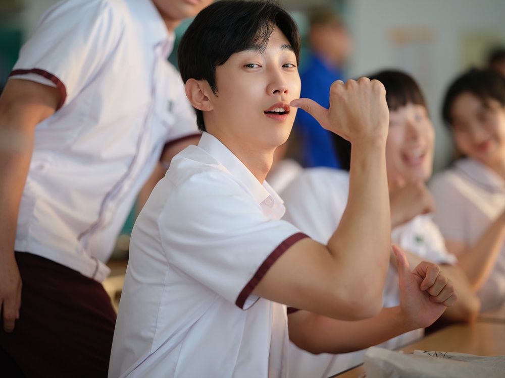 studiotake_film's tweet photo. 영화인가요? 아니면 더 영화같은 비하인드인가요✨

청춘의 감성을 그대로 담은
<그 시절, 우리가 좋아했던 소녀> 
비하인드 스틸 공개! 

오구 커플이 선사할 첫사랑의 설렘,
지금 바로 프로필 링크에서 예매하기💙

#그시절우리가좋아했던소녀
#2월21일극장대개봉

#진영 #다현 #JinYoung #Dahyun
#추천영화 #2월영화