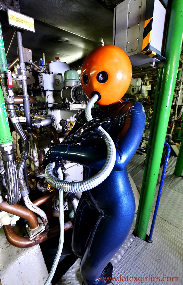 LXXT for latexgirlies.com
#heavyrubber #tubes #catsuit #rubbergear #inflatable #ballmask
