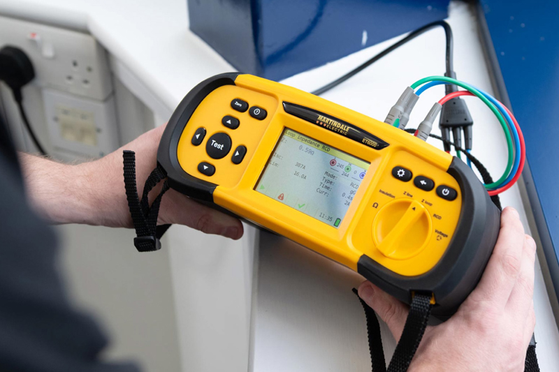 proelectrician's tweet image. Martindale’s new ‘general purpose’ 18th edition tester

Find out more here - bit.ly/3X3Pb3s

@MartindaleElec #installationtester #electricaltesting #MFT #testequipment