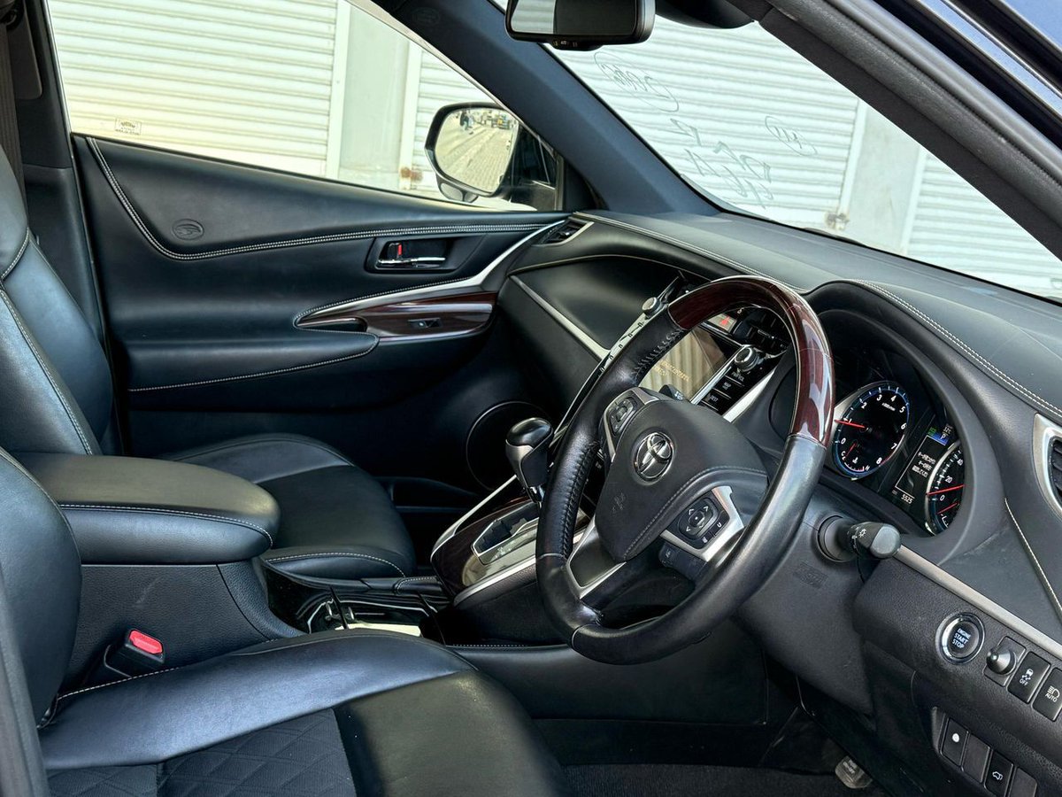 Nkya_motors's tweet image. Toyota Harrier- (Anaconda)
Advance Premium Edition 

Year 2015
Cc 1,990
mileage 55,000
Body Kit✅
Good Music Systems JBL✅
Leather Seats ✅
Power Boot✅
Power Steering✅

Price 63m +Registration

Call 0656 522 799 

Kindly Repost it 🙏