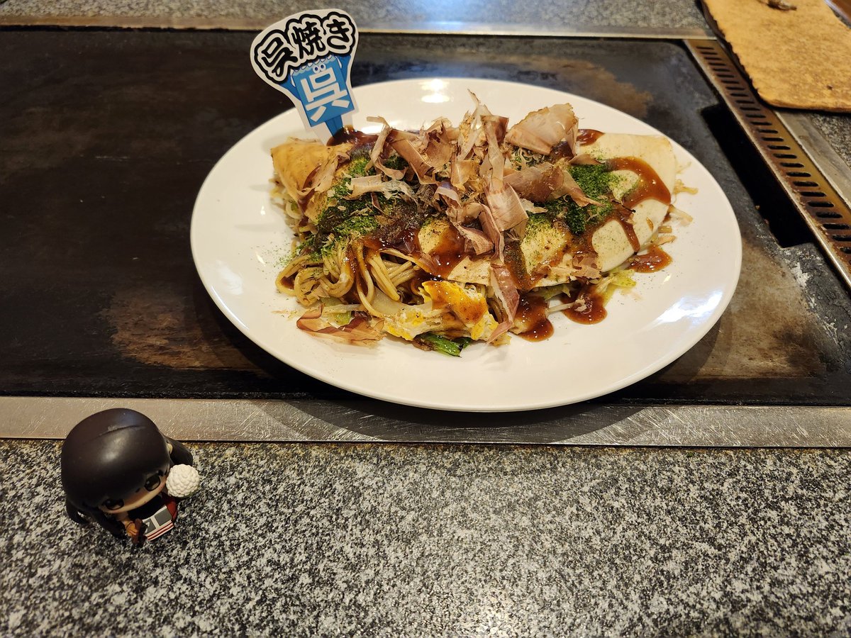晩飯はコラボ店と非コラボ店でバランスよくしました。麺と麺でバランス悪いだろとかいう意見は聞きません。 