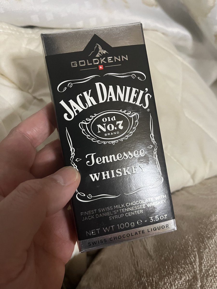 wBbPoPZ5WJsLy7Y's tweet photo. 妻がくれたバレンタインチョコ私の好きなジャックダニエル https://t.co/mMDh3XRVcm