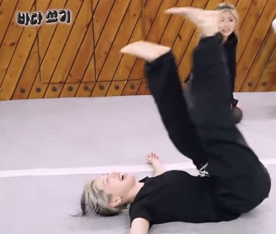 jo0o____'s tweet photo. @badalee__ 📌 Bada’s First Bucket List Challenge of 2025! 👊🏻 (to be continued.. ⟢⋆)| 바다쓰기 (V-log)

Acrobatics🤸 (2025 Bada’s Bucket list)
🔗 https://t.co/OS9TVtV55m

#바다리 #바다쓰기 #유튜브채널 #주민 #badalee #badavlog  #reseadents #residents #2025Badabucketlist https://t.co/6vAv9dc57V