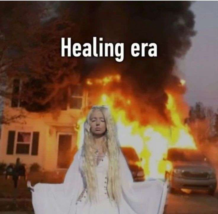 singedflowers's tweet photo. ❄️;  im just gonna say it lol but anyways i quit idvrp  👍

if you guys wanna stay in contact or whatever i can give you my discord or give the accs im gonna be active on 

i didn’t feel safe here so i left  :,)

i do miss you guys though 💔

( pic is for attention ) https://t.co/24ijaneQNJ