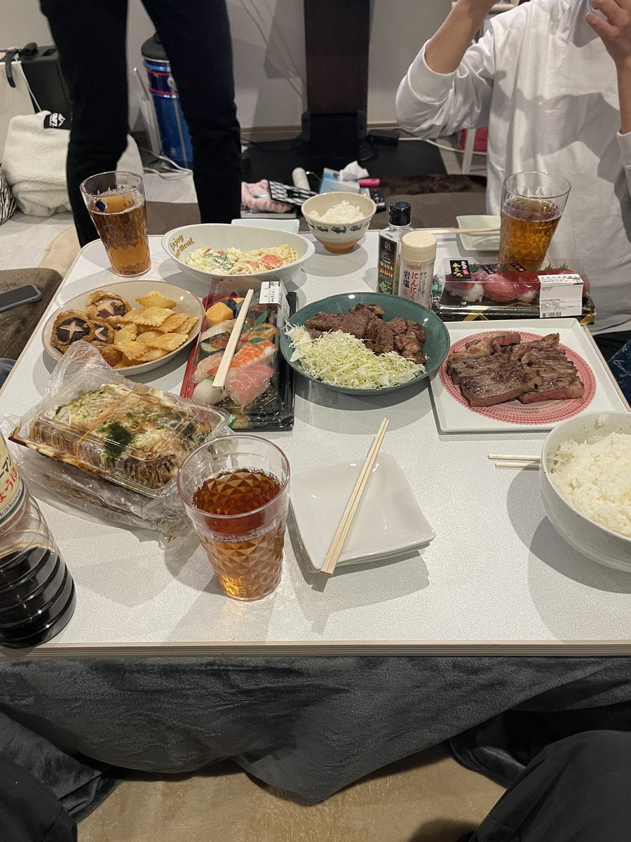 今日は友達の誕生日会
５人で食べたけど、腹いっぱい
いつもありがとう(^^)