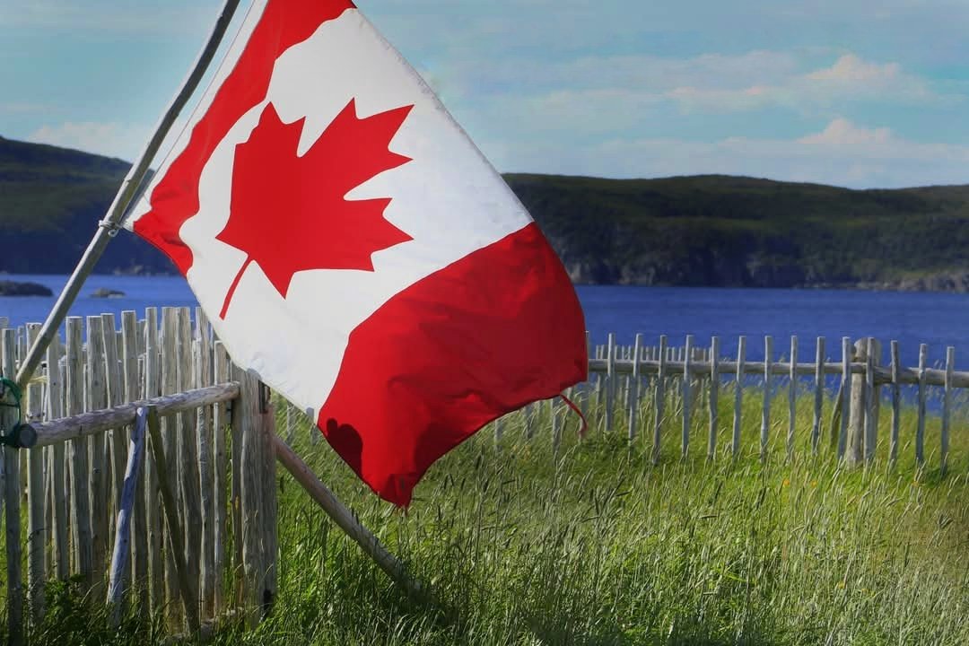 🇨🇦 Sixty years ago today the Canadian flag was raised for the very first time on Parliament Hill. 

🍁 And there's is no better time to fly her with pride.

🙏 Where you can, it's time to support Canadian businesses in our communities, our province, &amp; across the country.