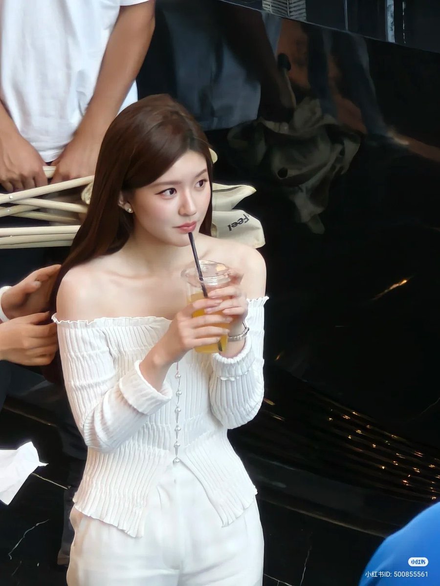 Princess_rosyyy's tweet photo. โห!!!จากกล้องสดแฟนคลับสวยมากกกก https://t.co/Zk36rzhV2V